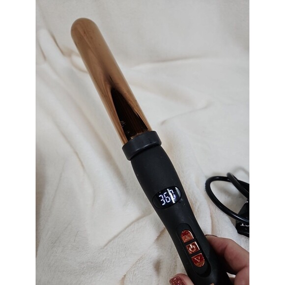 FoxyBae Rose Gold Single Barrel Curling Iron - 32mm - Picture 3 of 3